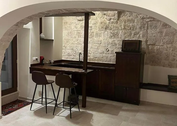 Le Segrete Del Notaio Conversano